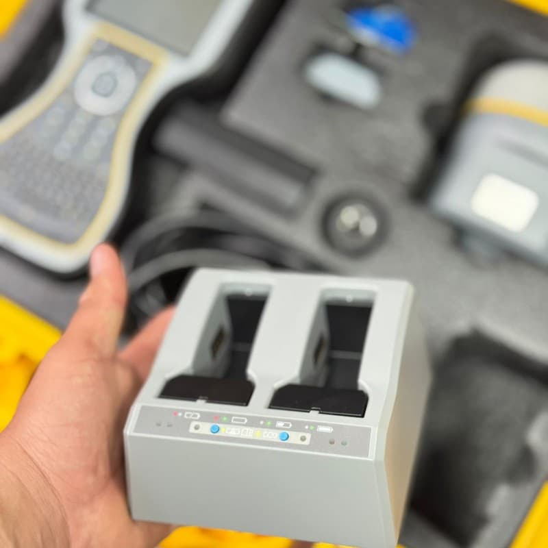 Trimble R10 LT, RTX, Radio 2w TX, GSM. контроллер TSC3 